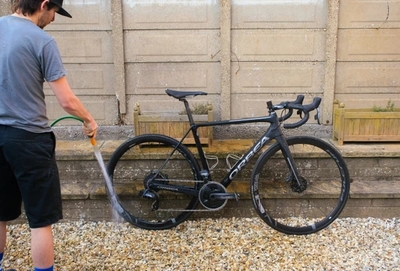 簡單快速 7個步驟清潔你的愛車 | 公路車維修保養