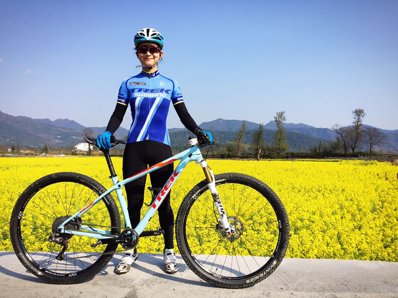 單車眷侶丁勇圈圈 輪跡為媒，山河為證，這才是七夕最浪漫的打開方式